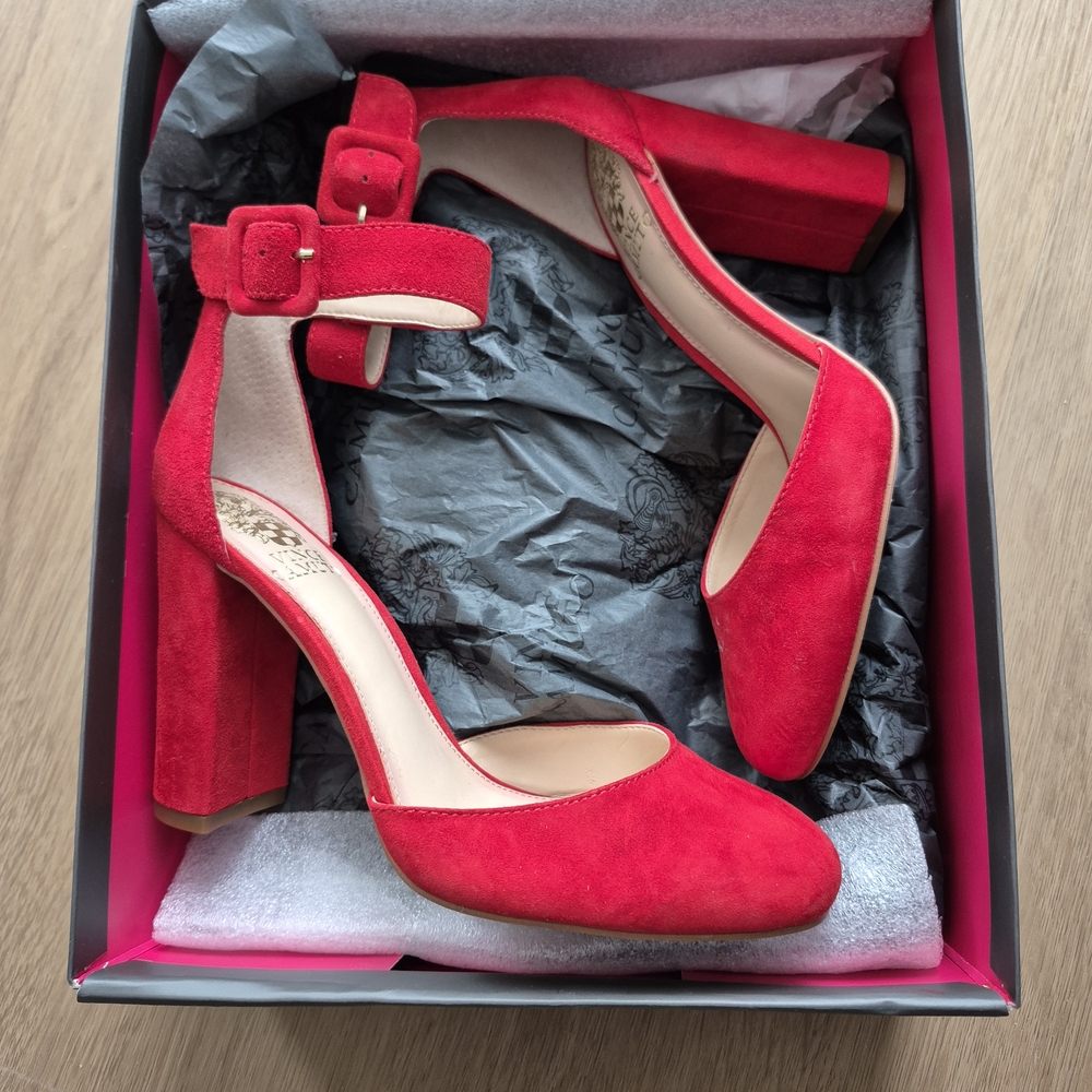 Brand NEW Vince Camuto Bold Red Block Heel Pumps